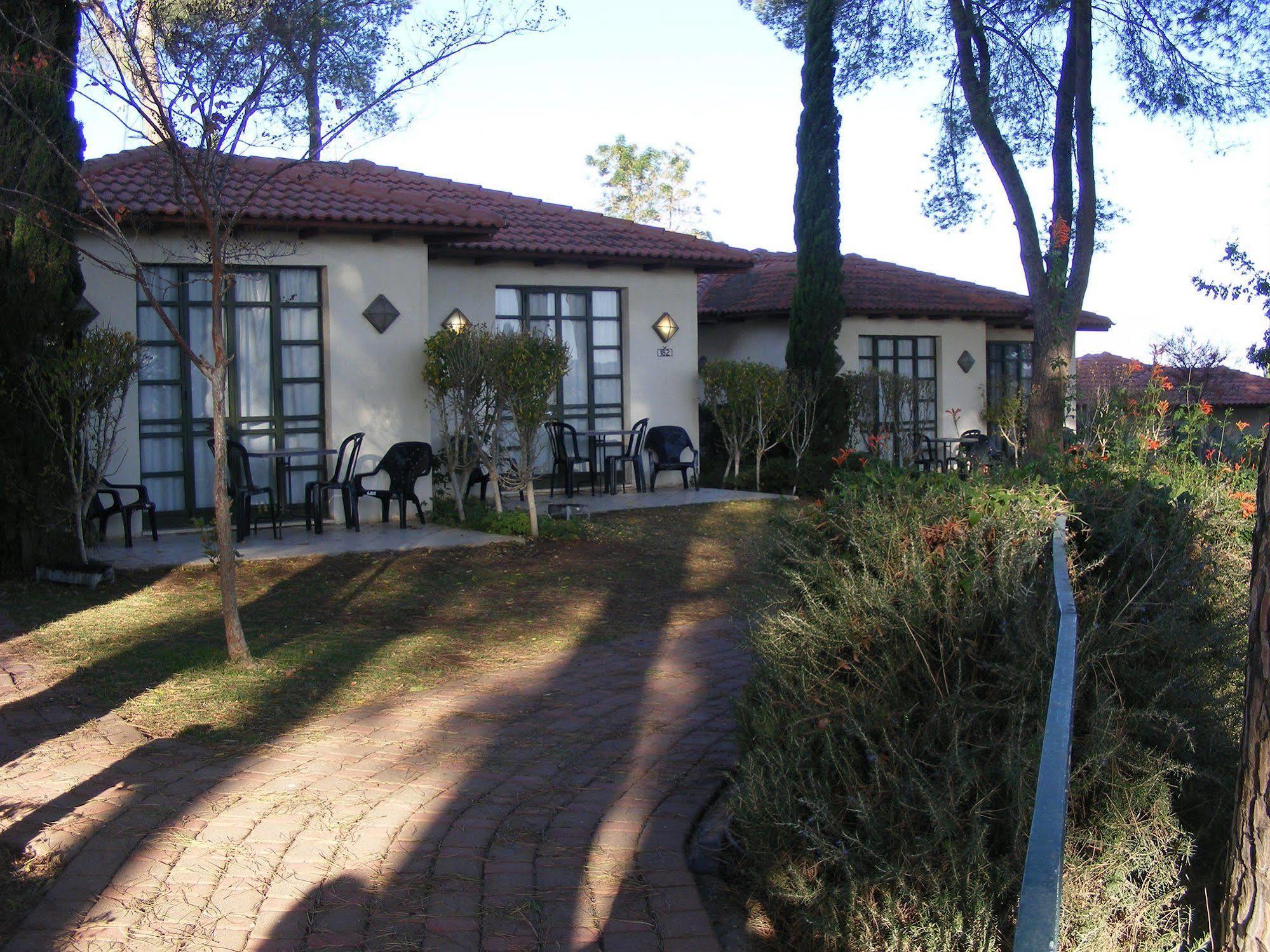 Shoresh Green Hills Family Suites Hotel Экстерьер фото