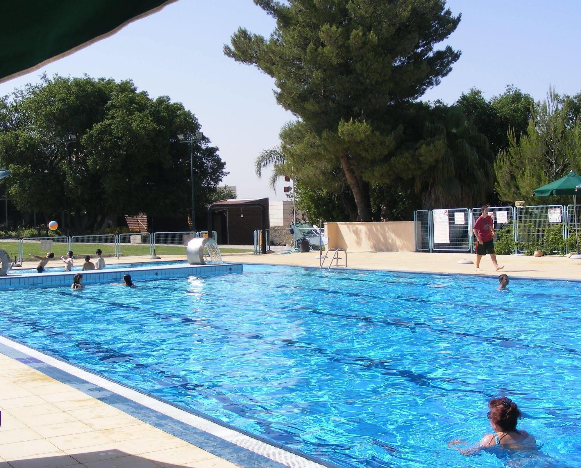 Shoresh Green Hills Family Suites Hotel Экстерьер фото