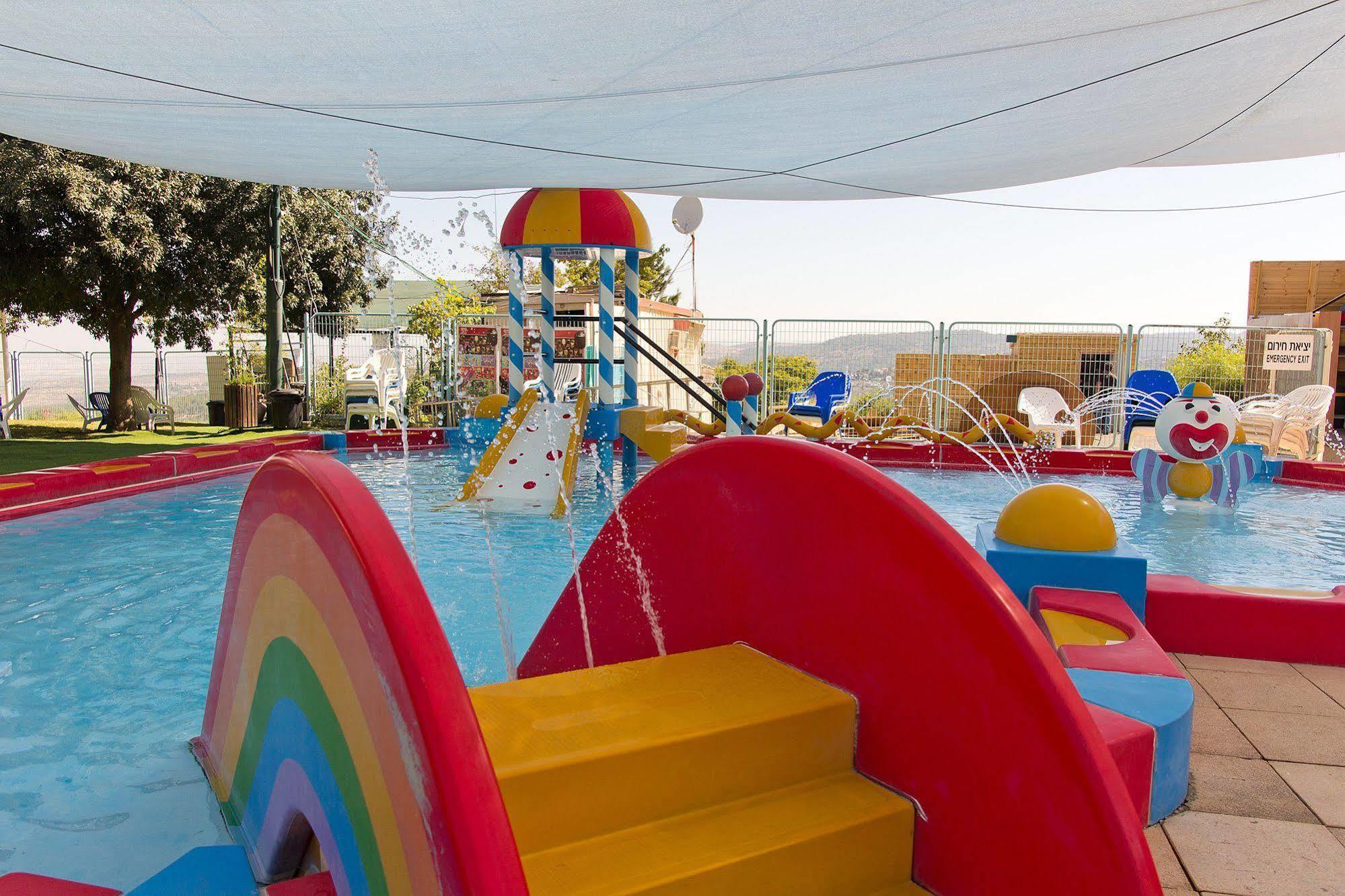 Shoresh Green Hills Family Suites Hotel Экстерьер фото