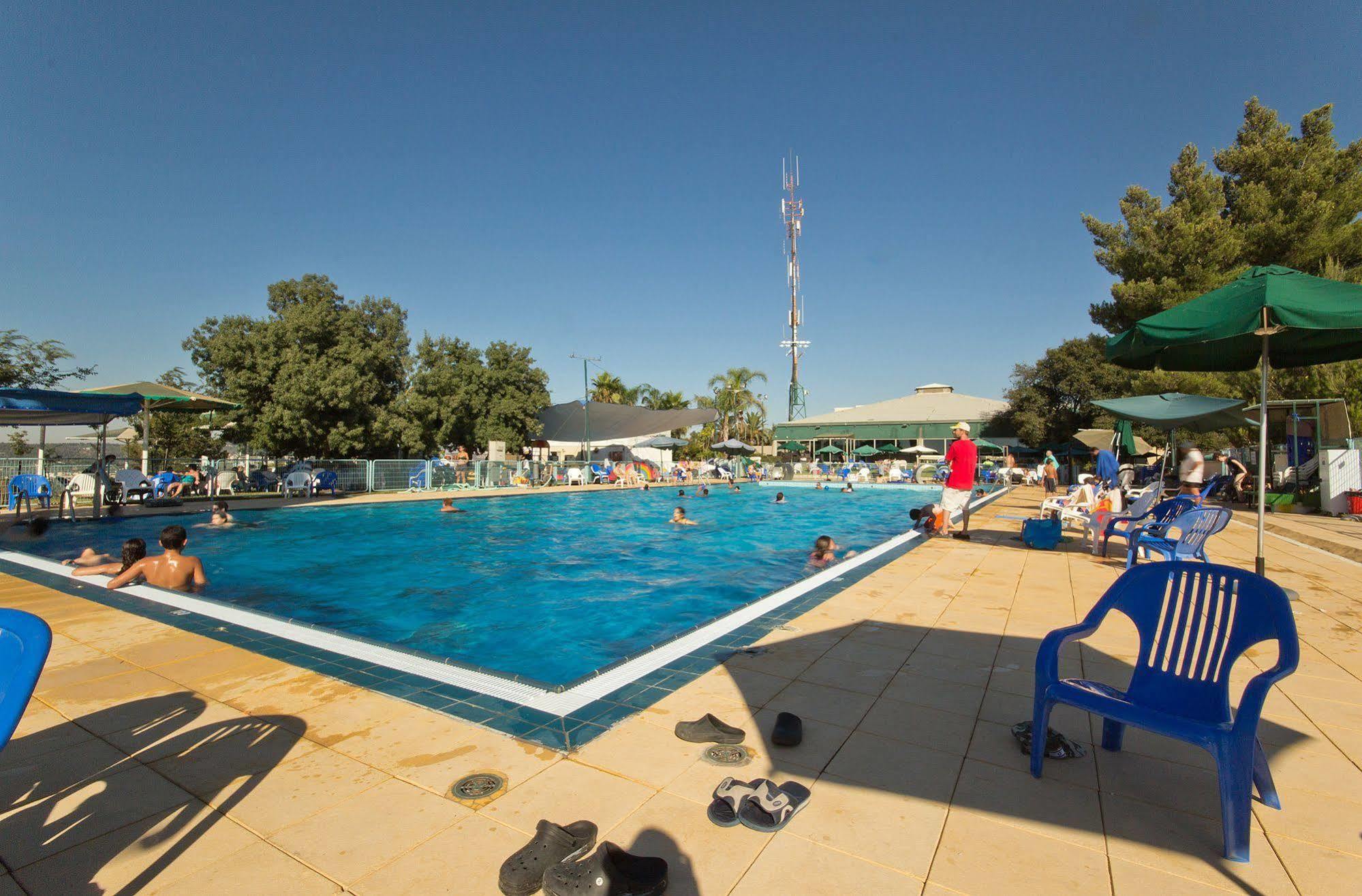 Shoresh Green Hills Family Suites Hotel Экстерьер фото
